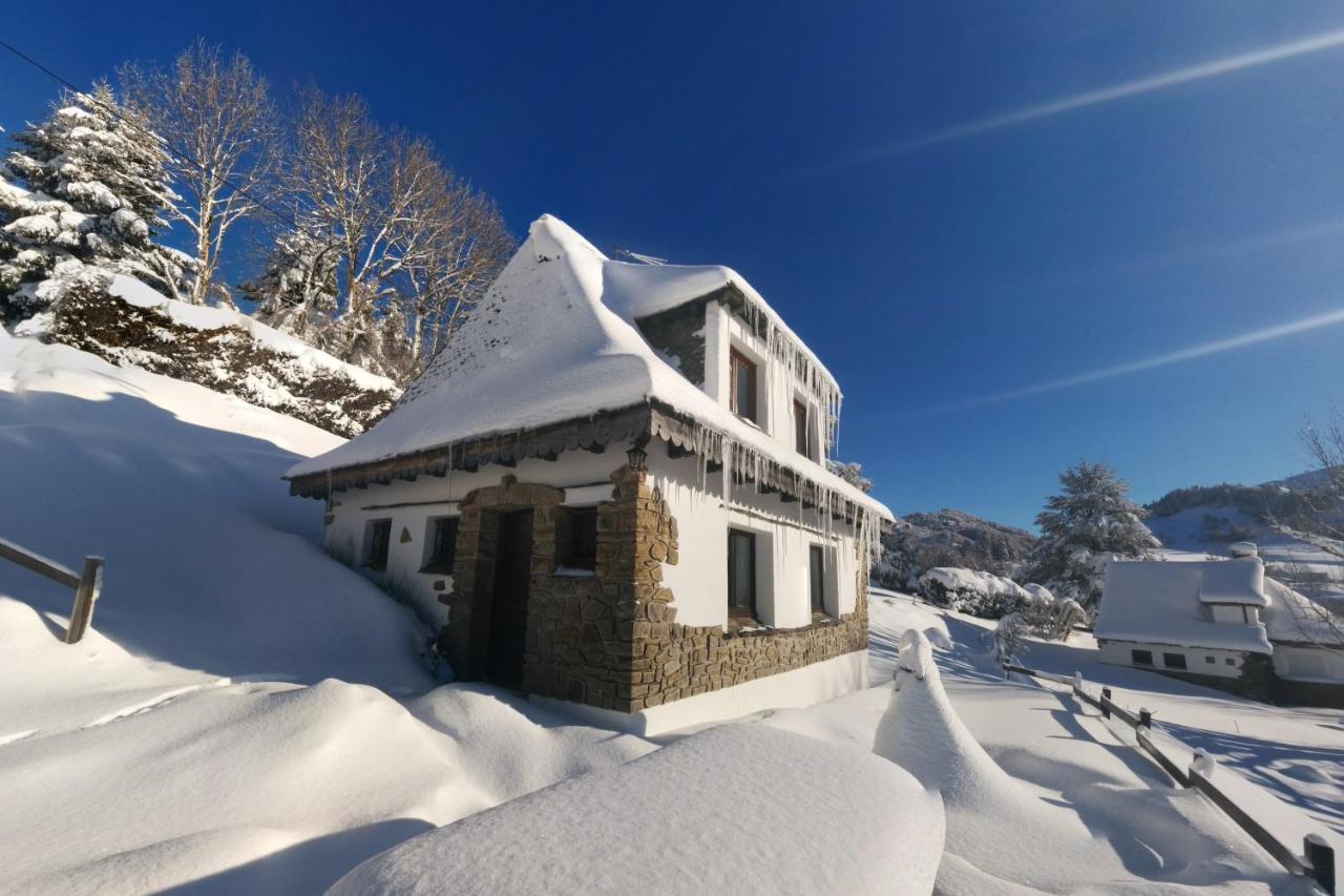 Chalet Avec Vue Panoramique Sur Le Plomb Du Cantal Villa Saint-Jacques-des-Blats Exteriör bild